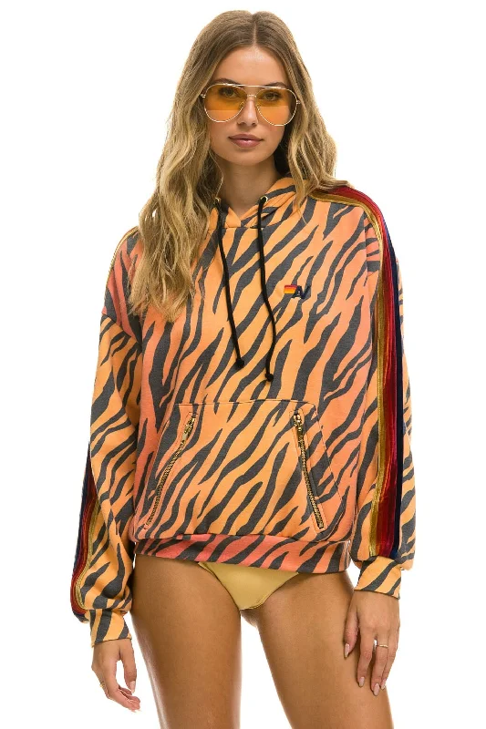 CLASSIC RELAXED PULLOVER HOODIE WITH ZIPPER POCKETS - TIGER performance
